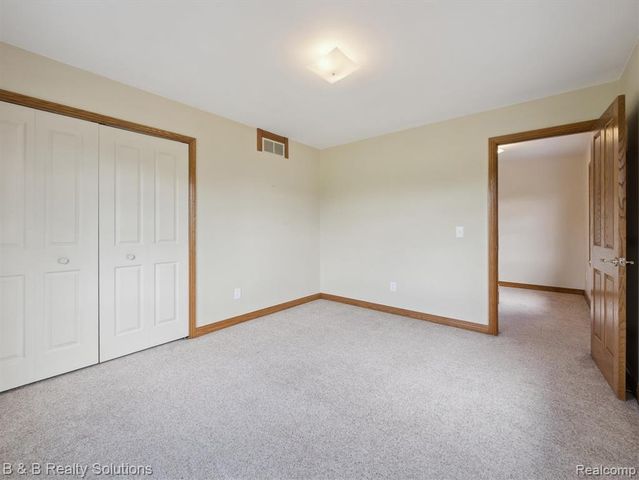 8560 Hough Road, Almont, MI 48003