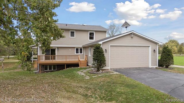 8560 Hough Road, Almont, MI 48003