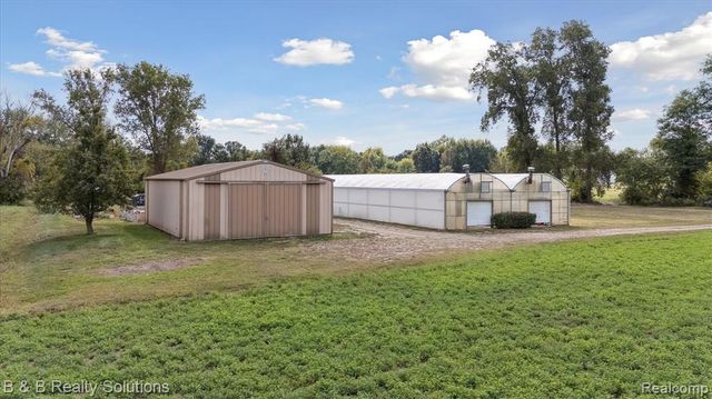 8560 Hough Road, Almont, MI 48003