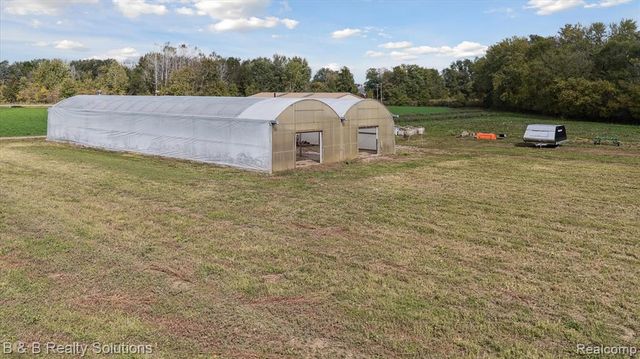 8560 Hough Road, Almont, MI 48003