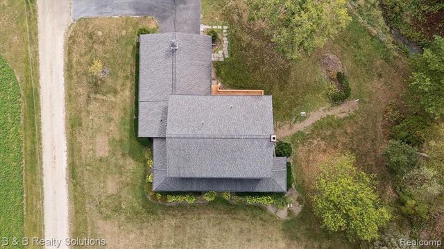 8560 Hough Road, Almont, MI 48003