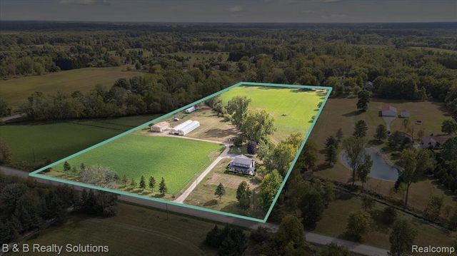 8560 Hough Road, Almont, MI 48003