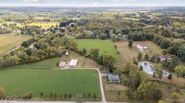 8560 Hough Road, Almont, MI 48003