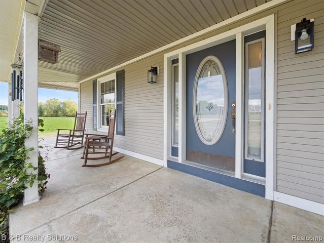 8560 Hough Road, Almont, MI 48003