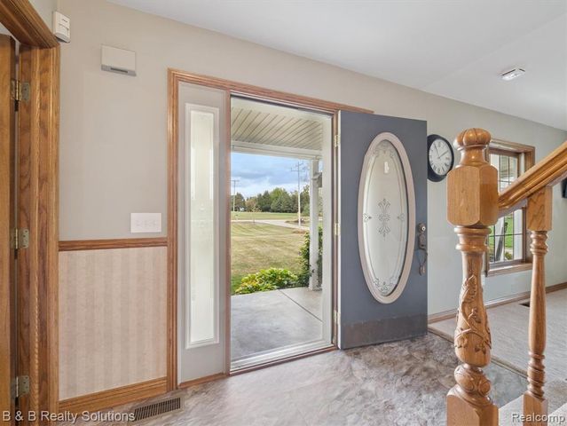 8560 Hough Road, Almont, MI 48003