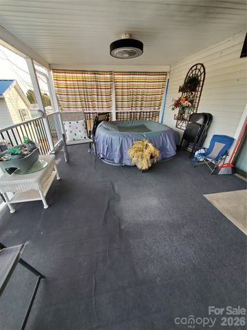 101 N Cardinal Drive, New London, NC 28127