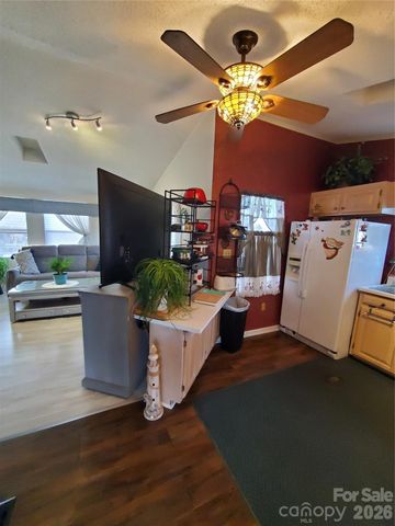 101 N Cardinal Drive, New London, NC 28127