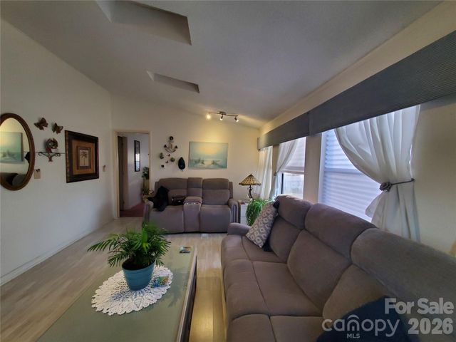 101 N Cardinal Drive, New London, NC 28127