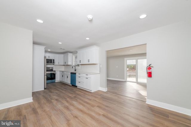 15 OAK LEAF DR, Little Egg Harbor Twp, NJ 08087