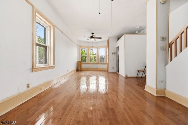 55 Thompson St, Raritan Boro, NJ 08869