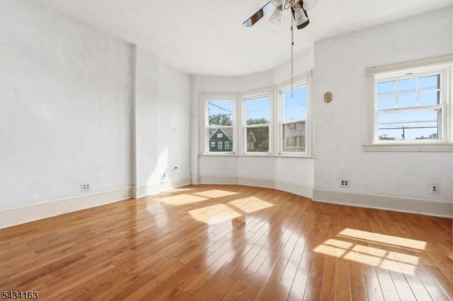 55 Thompson St, Raritan Boro, NJ 08869