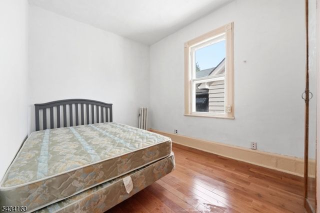55 Thompson St, Raritan Boro, NJ 08869