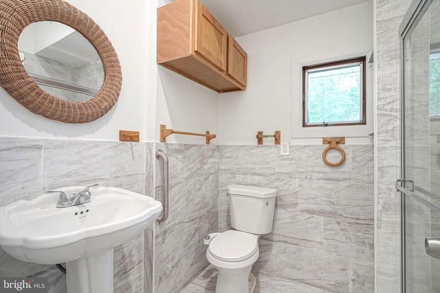 1404 8TH AVE, Williamstown, NJ 08094