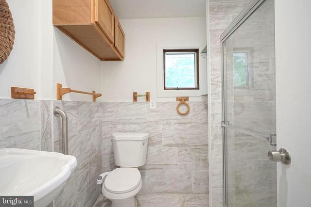 1404 8TH AVE, Williamstown, NJ 08094