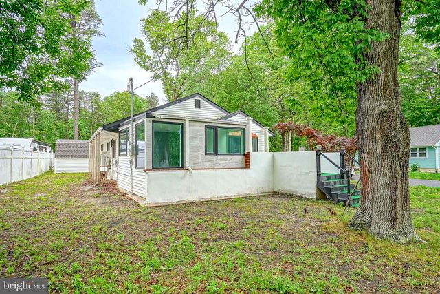1404 8TH AVE, Williamstown, NJ 08094