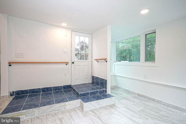1404 8TH AVE, Williamstown, NJ 08094