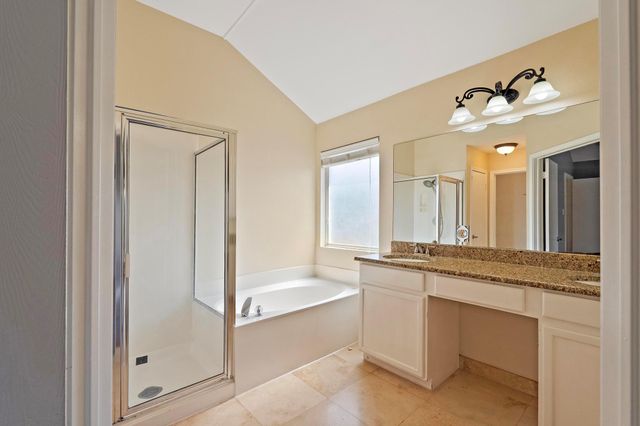 1806 Rosenborough LN N, Round Rock, TX 78665