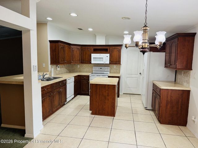 10378 Tooke Lake Boulevard, Weeki Wachee, FL 34613