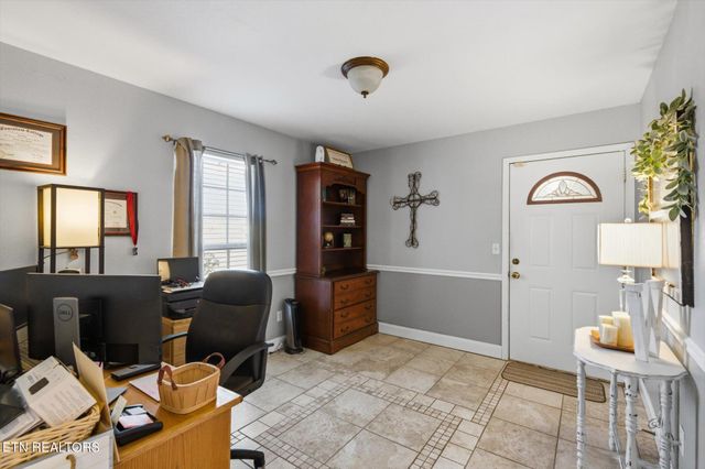 930 Oak Grove Rd, Madisonville, TN 37354