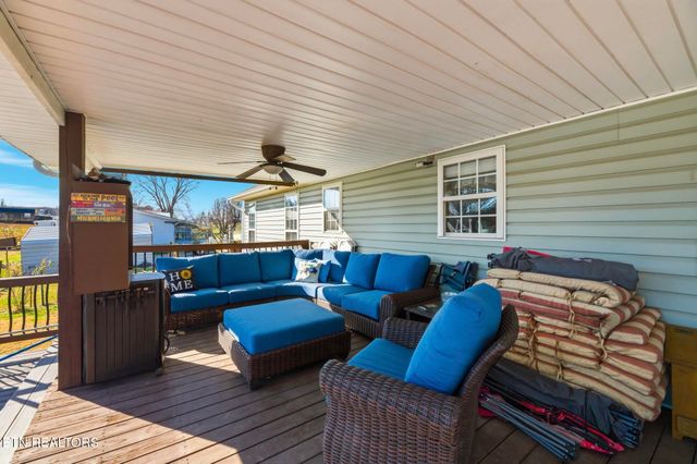 930 Oak Grove Rd, Madisonville, TN 37354