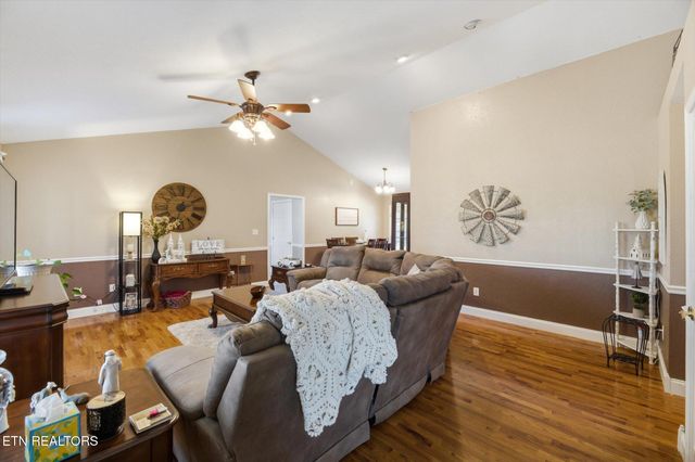 930 Oak Grove Rd, Madisonville, TN 37354