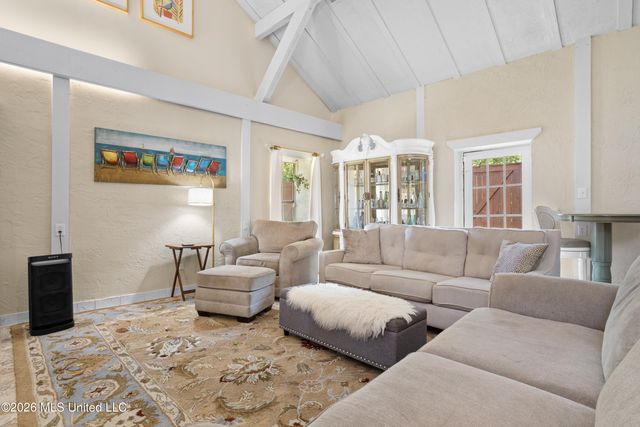 1387 Father Ryan Avenue, Biloxi, MS 39530