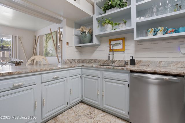 1387 Father Ryan Avenue, Biloxi, MS 39530
