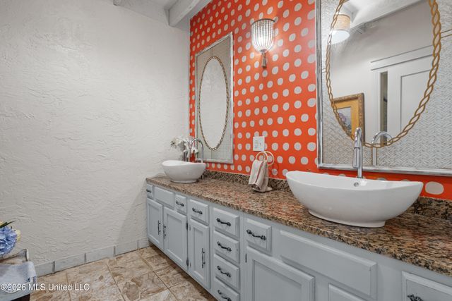 1387 Father Ryan Avenue, Biloxi, MS 39530