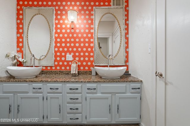 1387 Father Ryan Avenue, Biloxi, MS 39530