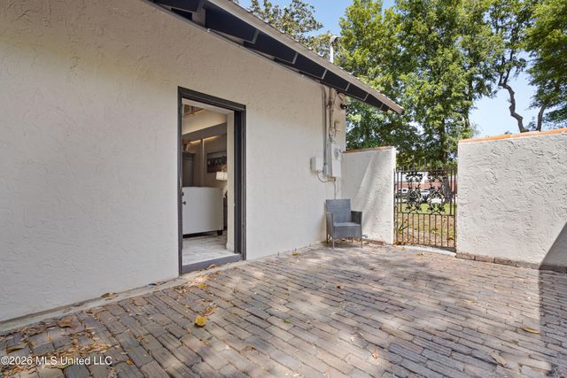 1387 Father Ryan Avenue, Biloxi, MS 39530