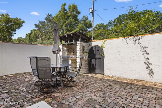 1387 Father Ryan Avenue, Biloxi, MS 39530