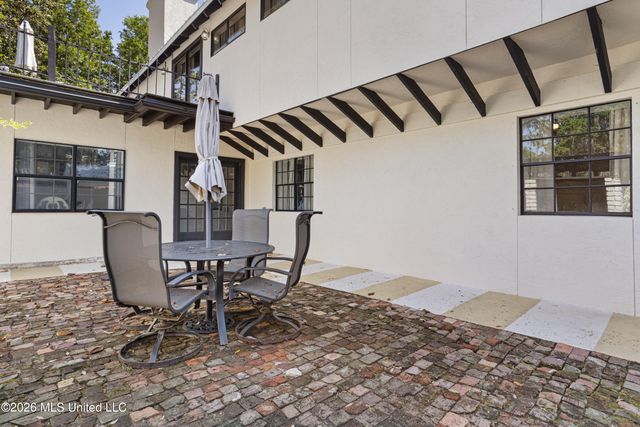 1387 Father Ryan Avenue, Biloxi, MS 39530