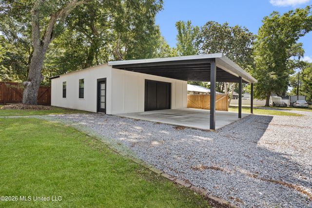 1387 Father Ryan Avenue, Biloxi, MS 39530
