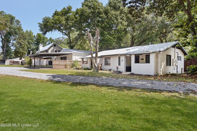 1387 Father Ryan Avenue, Biloxi, MS 39530