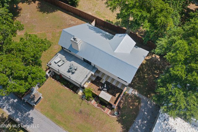 1387 Father Ryan Avenue, Biloxi, MS 39530