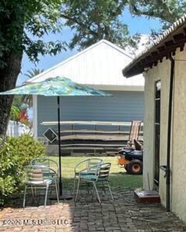 1387 Father Ryan Avenue, Biloxi, MS 39530