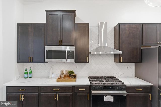 1526 MCCULLOH ST, Baltimore, MD 21217
