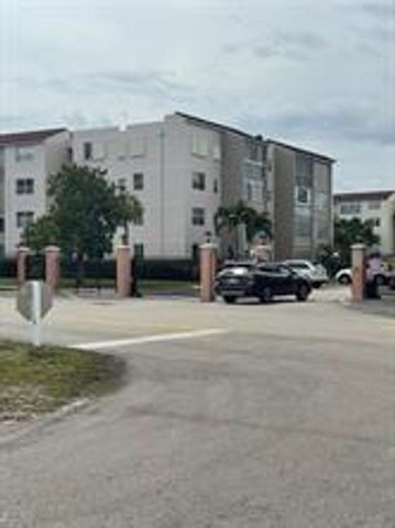 2821 Somerset Dr 217, Lauderdale Lakes, FL 33311