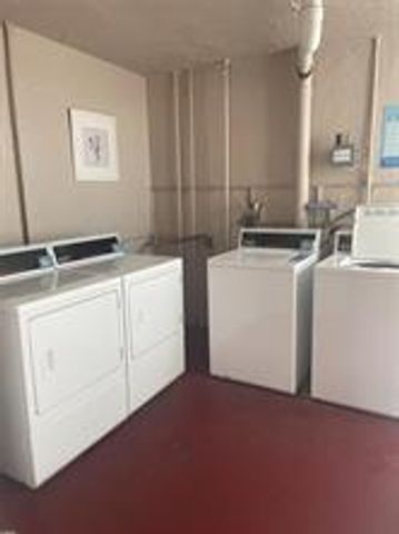 2821 Somerset Dr 217, Lauderdale Lakes, FL 33311