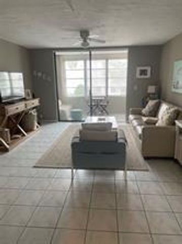 2821 Somerset Dr 217, Lauderdale Lakes, FL 33311