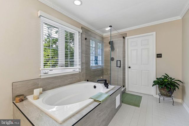 8 WINDING OAK CT, Olney, MD 20832