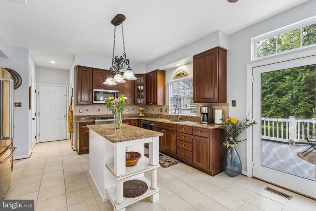 8 WINDING OAK CT, Olney, MD 20832