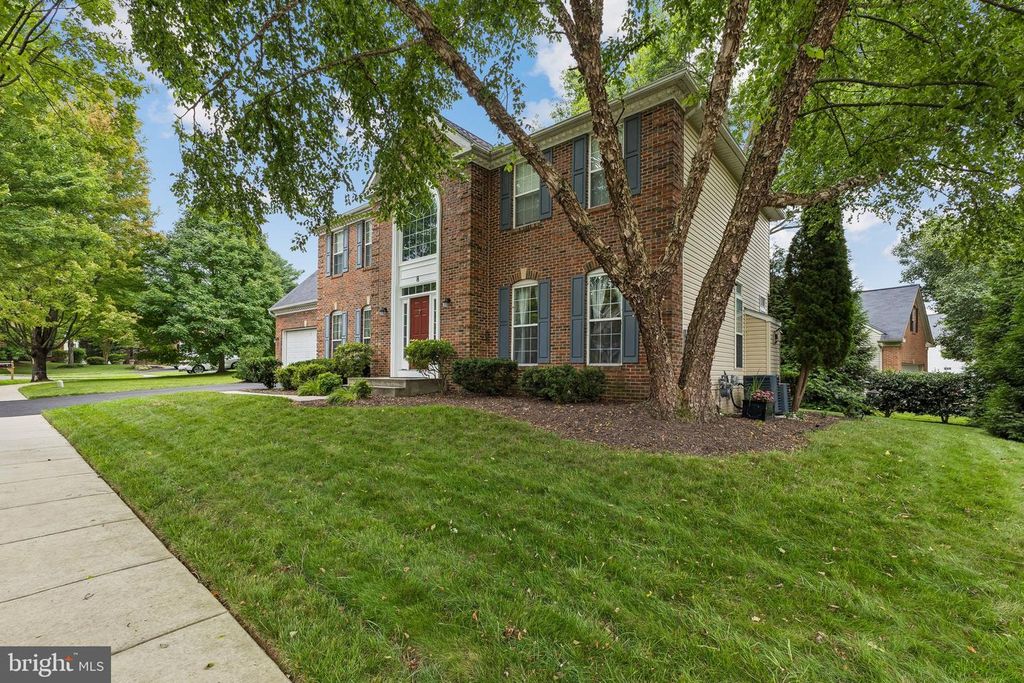 8 WINDING OAK CT, Olney, MD 20832