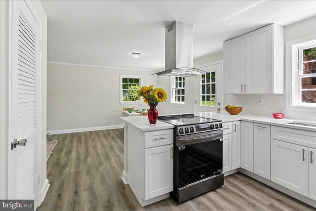 12811 LACY DR, Silver Spring, MD 20904