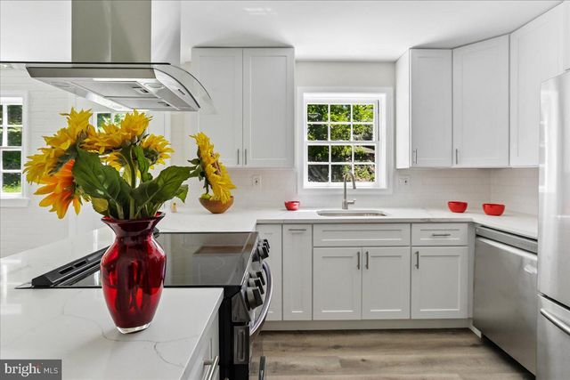 12811 LACY DR, Silver Spring, MD 20904