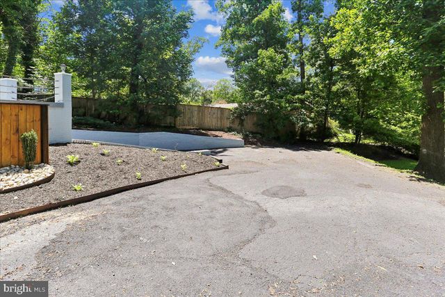 12811 LACY DR, Silver Spring, MD 20904