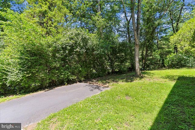 12811 LACY DR, Silver Spring, MD 20904