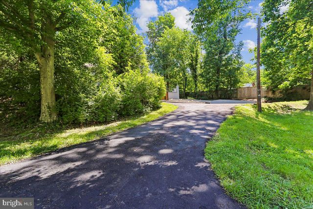 12811 LACY DR, Silver Spring, MD 20904