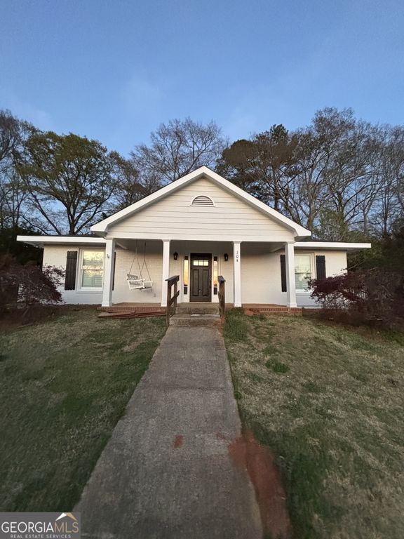 104 Ridgecrest Road, Lagrange, GA 30240