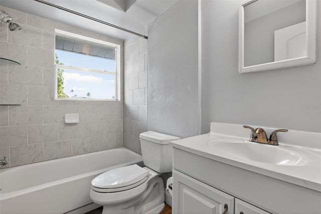 8607 CHATHAM STREET, Fort Myers, FL 33907